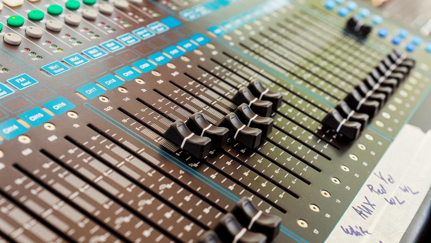 Mixer y mesa de sonido